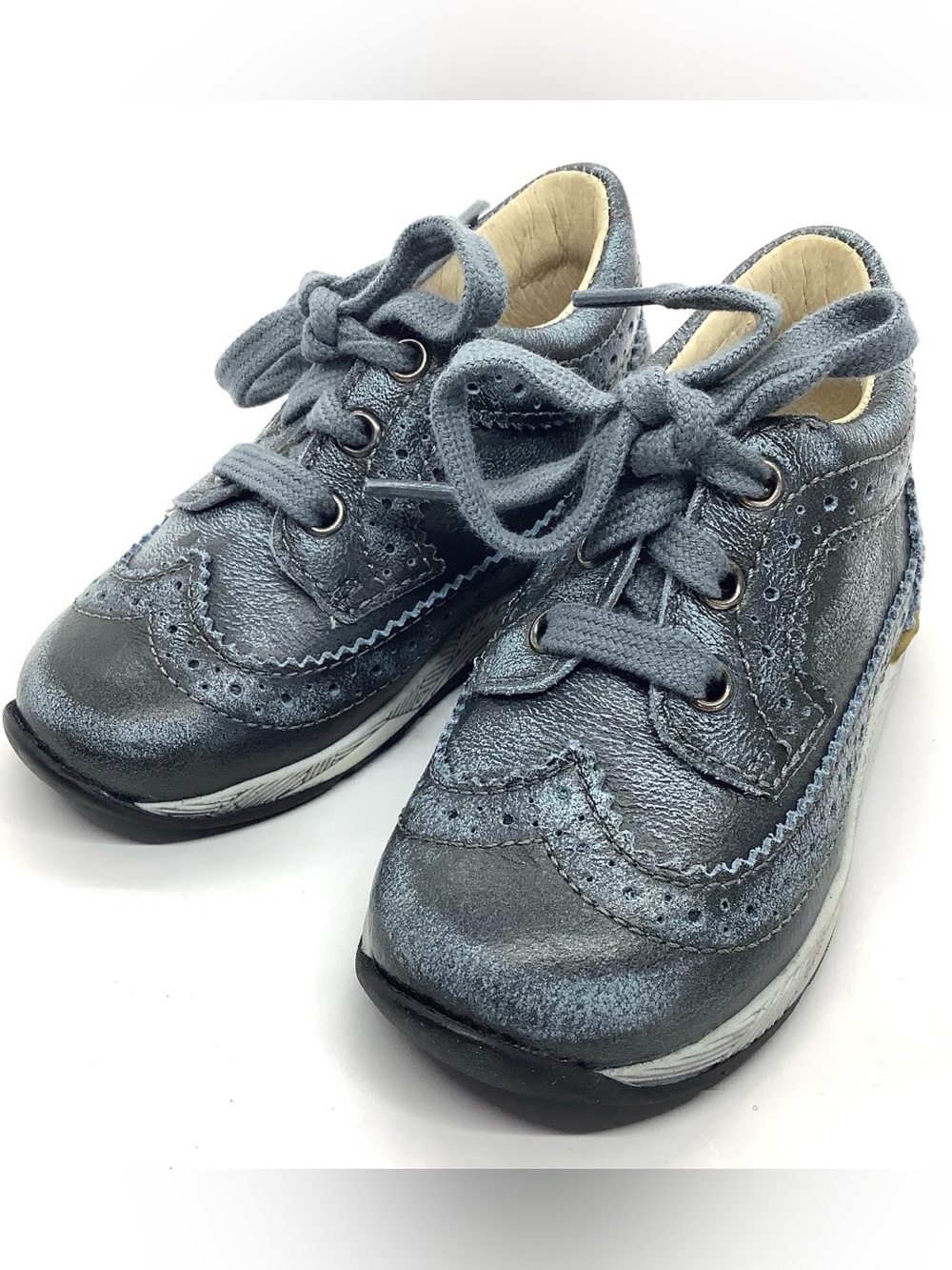 Toddler casual wing tip lace up from Italy. Distressed leather.NWT